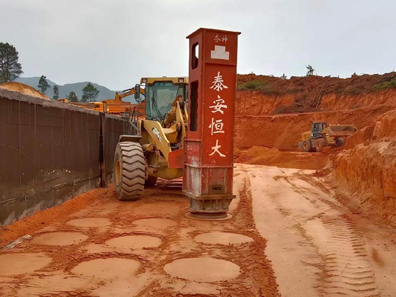 HC42 Rapid Impact Compaction Machine - 42 kJ Hydraulic Impact Compactor