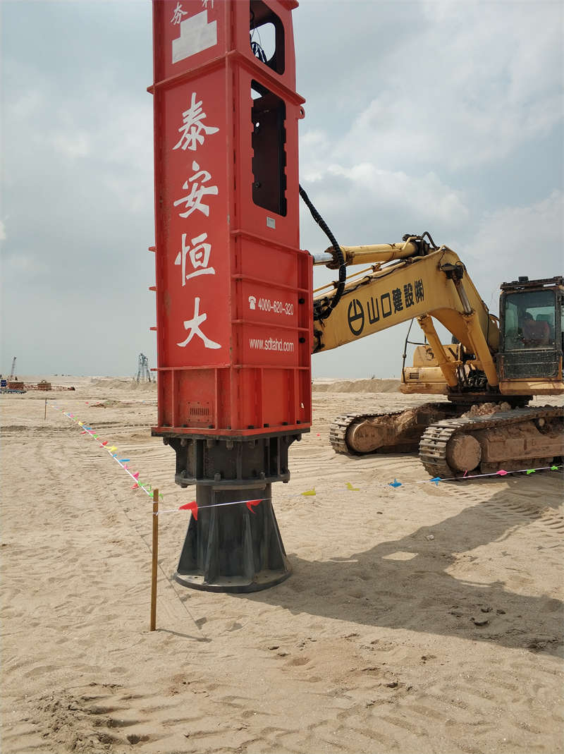 Installation of Rapid Impact Compaction on excavator for construction Installation of Rapid Impact Compaction on excavator for construction