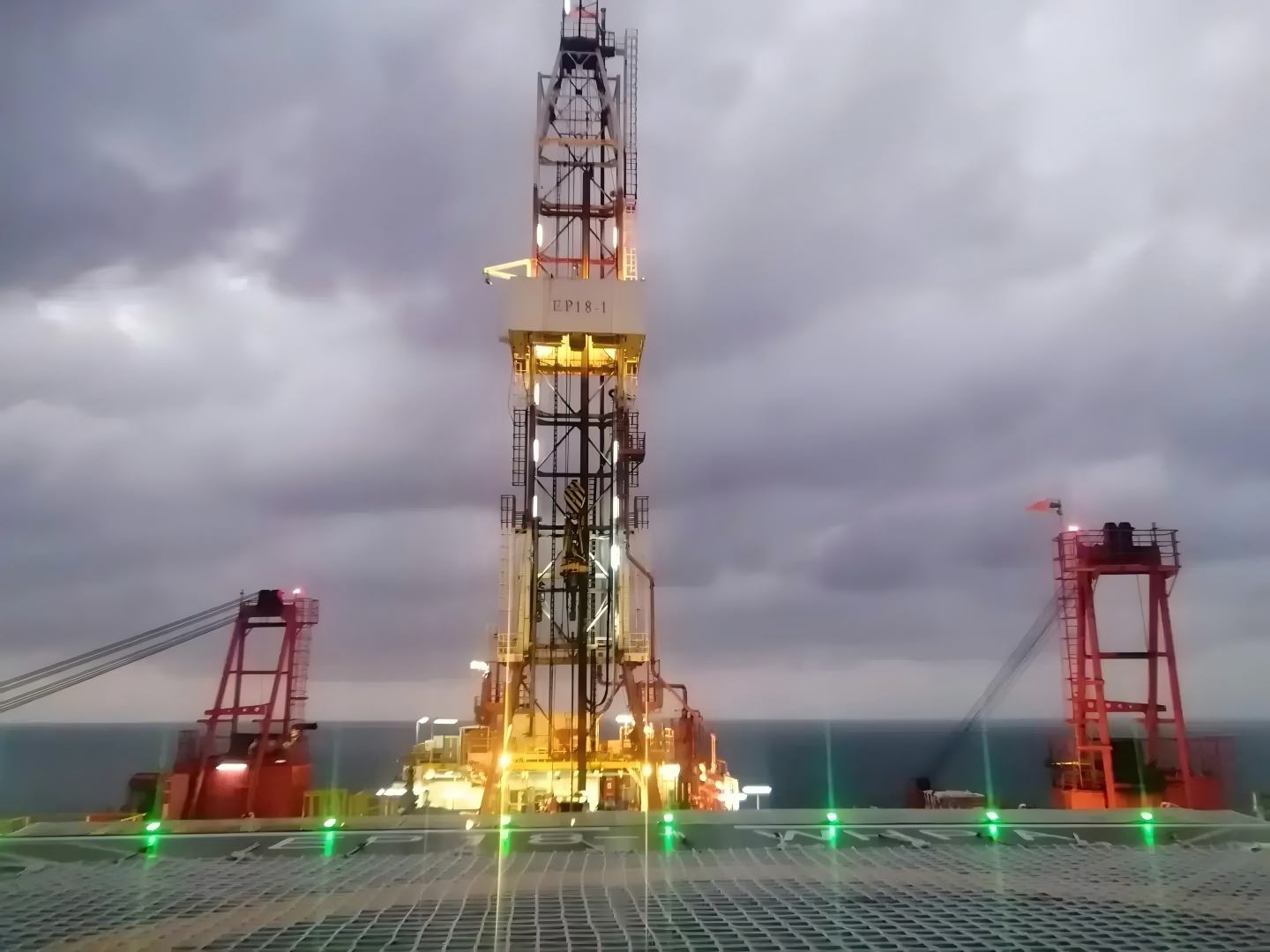 Hydraulic Pile Hammer Hydraulic Pile Hammer